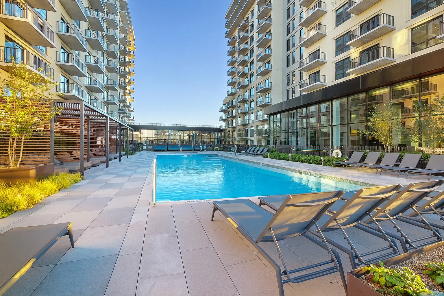 18 Dock Apartments — Photo 1