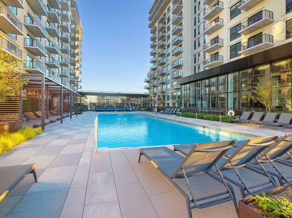 18 Dock St #1703
