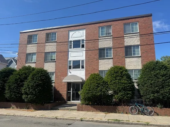 21 Staples Ave APT 25, Everett, MA 02149