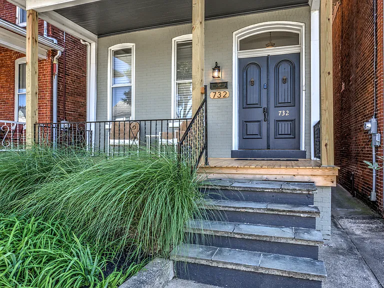 732 Chestnut St — Photo 1