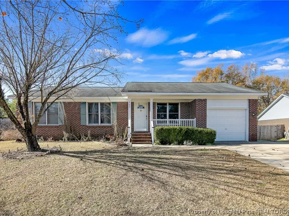 305 Ridge Manor Dr, Raeford, NC 28376