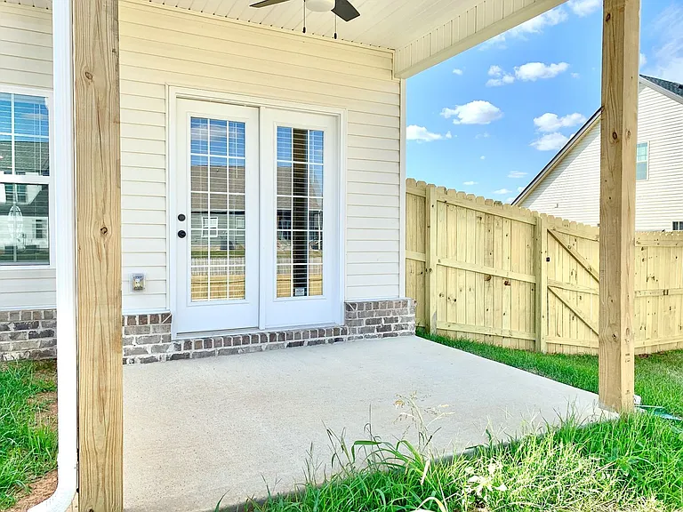 421 Ayden Ln — Photo 33