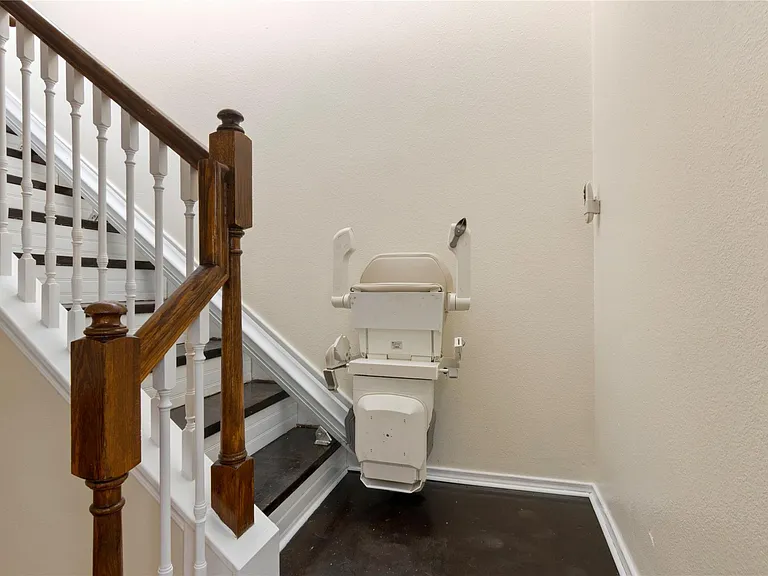 5815 Clerkenwell Dr — Photo 12