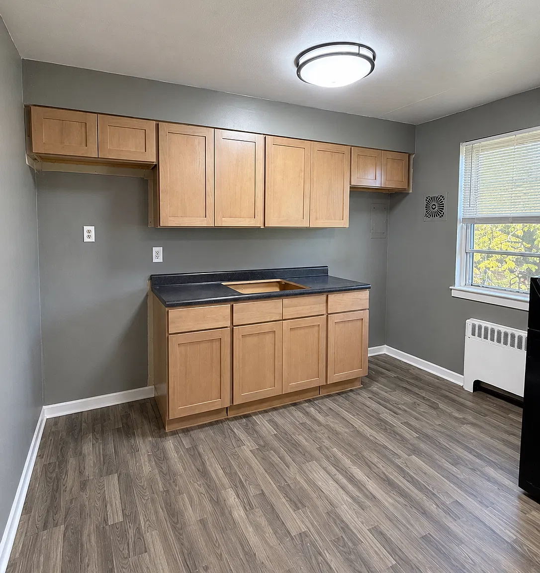 2 Bedroom Apartment — Photo 4