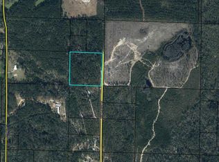 2900 Wildrose Ln, Chipley, FL 32428