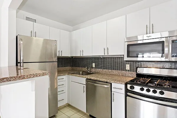 Rented by Hakimian Management | media 31