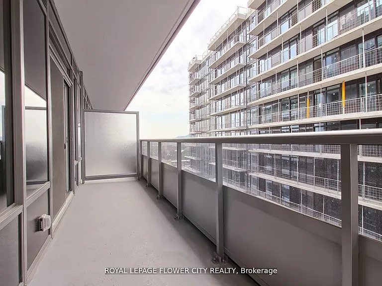 212 King William St #1011 — Photo 28