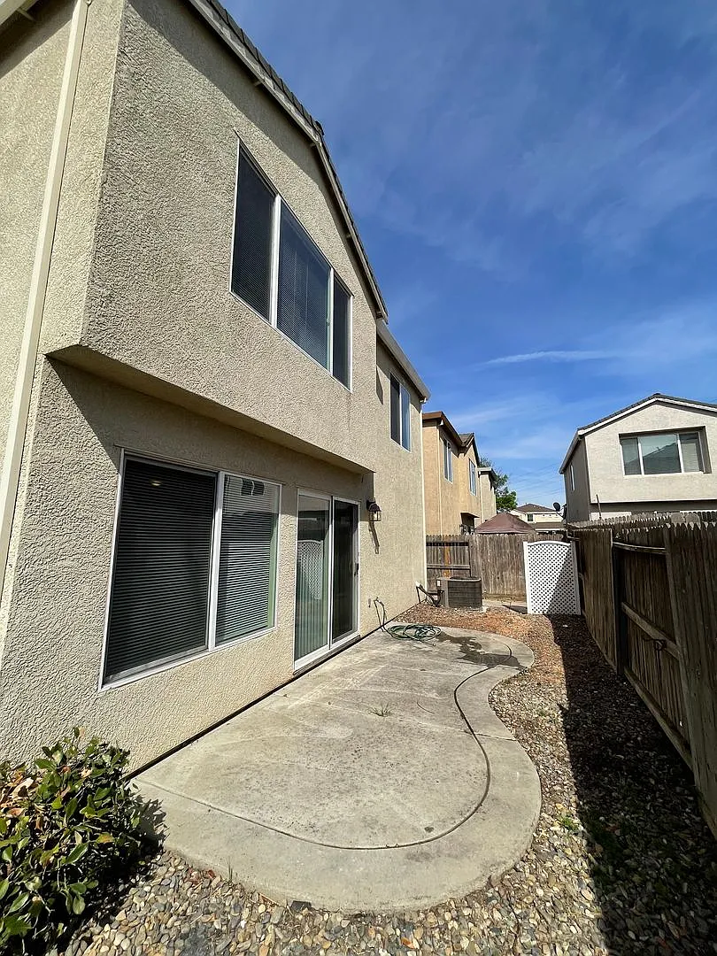 380 Bale Mill, Merced, Corner Lot! — Photo 2