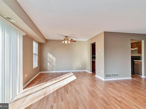 4th image of 106 Allens Ln #104