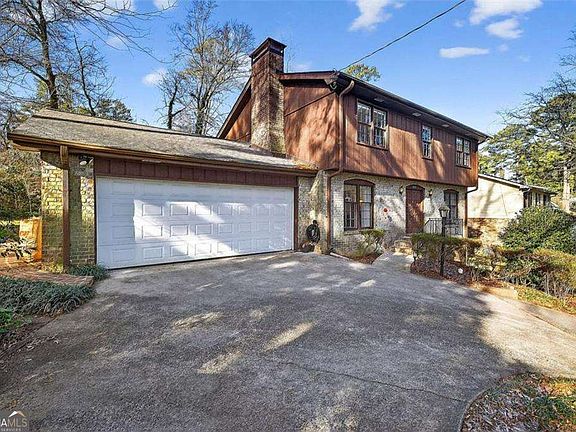 3rd image of 571 Tahoe Cir