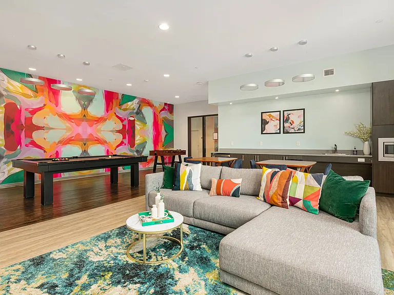 The Beverly Collection: Link 480 — Photo 11