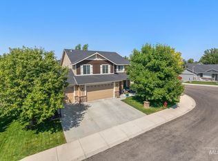 4536 W Quaker Ridge Dr, Meridian, ID 83646