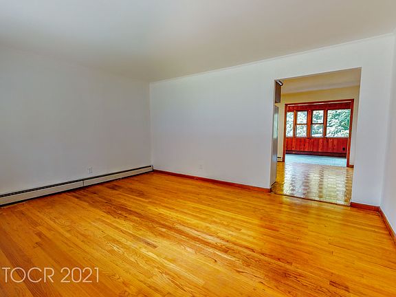4th image of 33 Windermere Ave