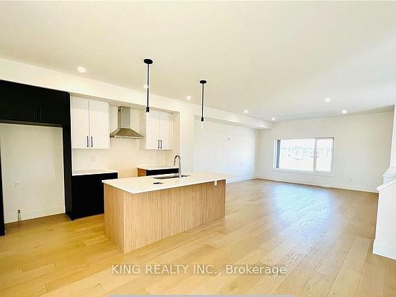 3rd image of 4302 Lismer Ln