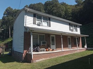 1077 Sutherland Hill Dr, Grundy, VA 24614