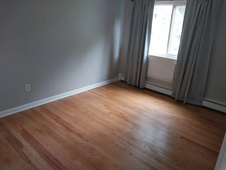 83 S Central Ave #Q3 — Photo 5