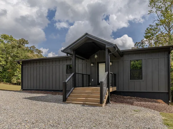 217 Harbin Ct, Morganton, GA 30560