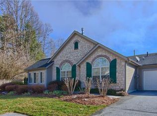 36 Summerfield Pl, Flat Rock, NC 28731