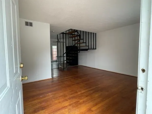 3882 Parklane Dr, Clarkston, GA 30021