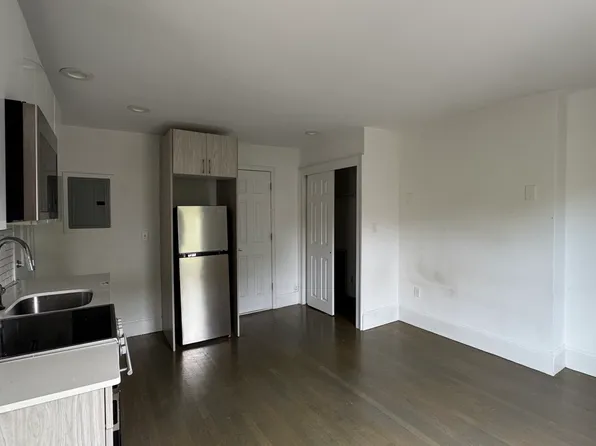 226 Newbury St #4R, Boston, MA 02116