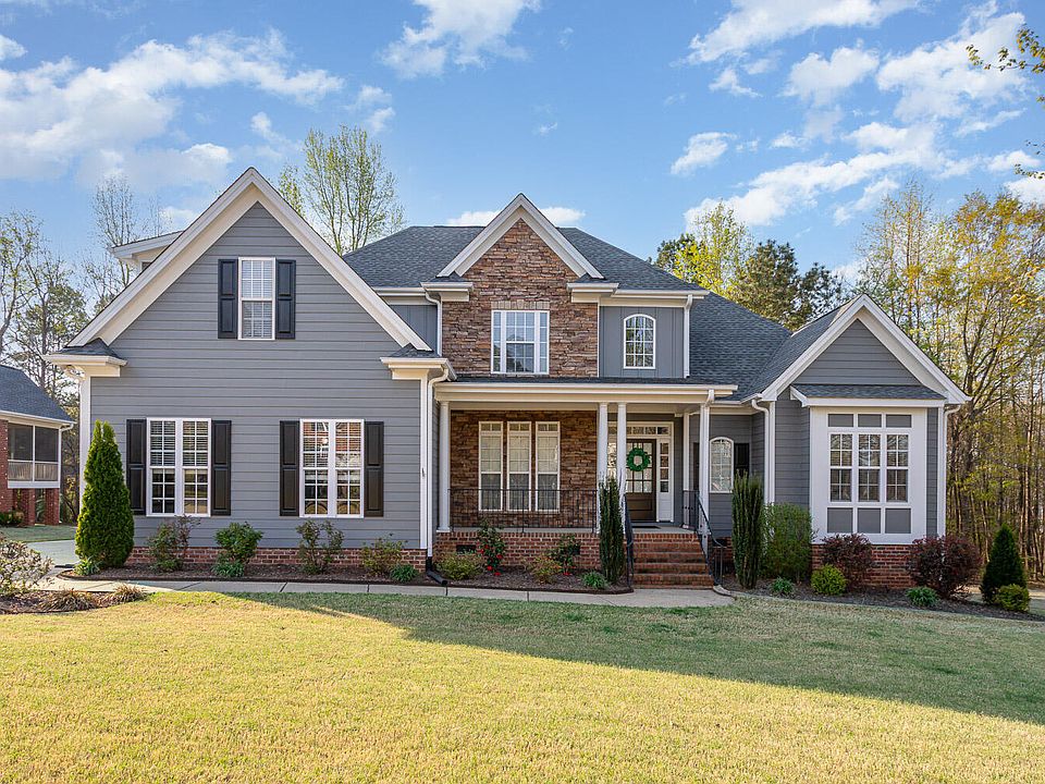 1st image of 304 Tallowwood Dr