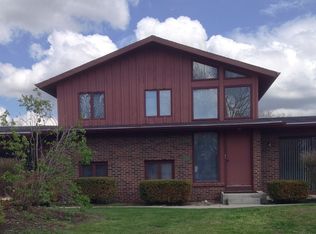 2349 Rockspring Rd, Toledo, OH 43614