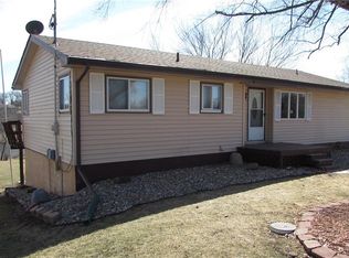 1450 N Shore Dr, Knoxville, IA 50138