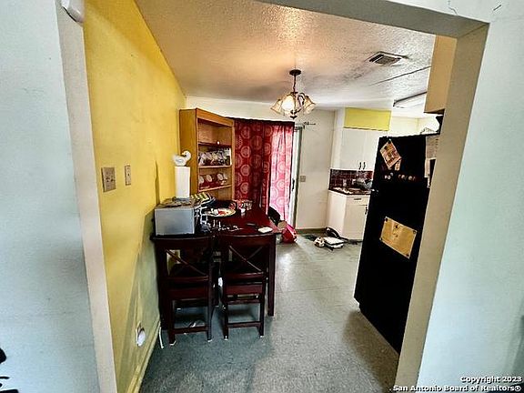 4th image of 427 GRIGGS AVE