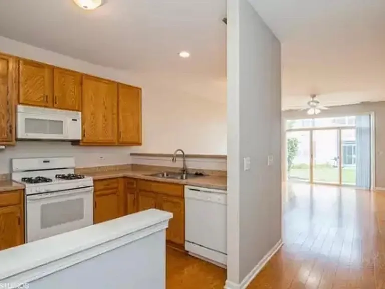 3149 Falling Waters Ln — Photo 3