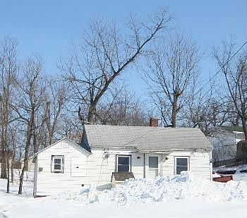 2nd image of 160 Hazel Ave