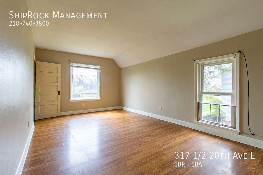 1st image of 317 1/2 20th Ave E