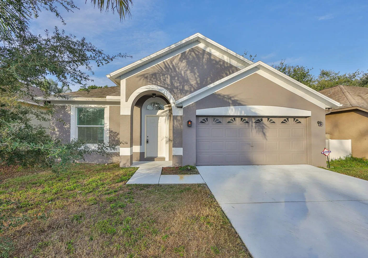 4-Bedroom Brentwood Hills Home with Fenced Backyard — Photo 1