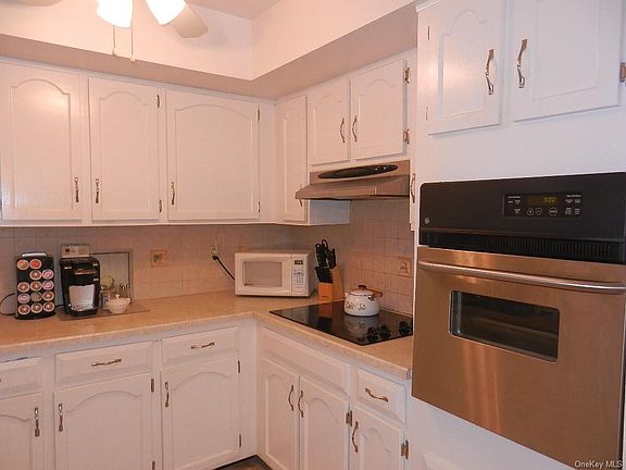 4th image of 55 Kirby Close APT F