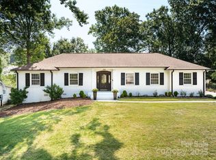 6745 Lancer Dr, Charlotte, NC 28226