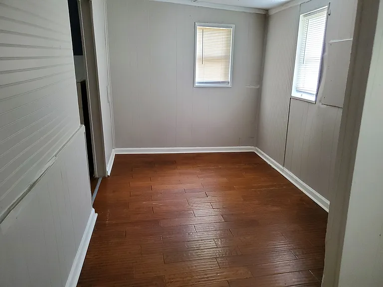 572 Patton St — Photo 8