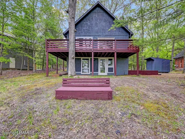 601 Clubhouse Dr, East Stroudsburg, PA 18302