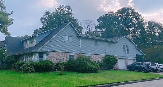 1st image of 4735 Charade Dr
