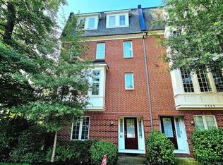 3141 Blue Barn Way, Fairfax, VA 22031