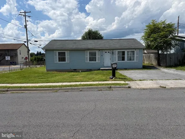 100 Ramer Ct, Martinsburg, WV 25401