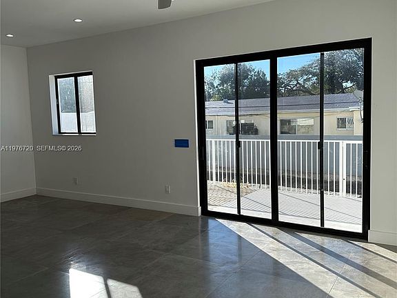 5th image of 4655 SW 32nd Ave