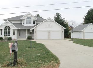 612 Suncrest Dr, Sherrard, IL 61281
