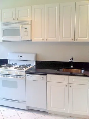 Rented by Wave Real Estate Group | media 18