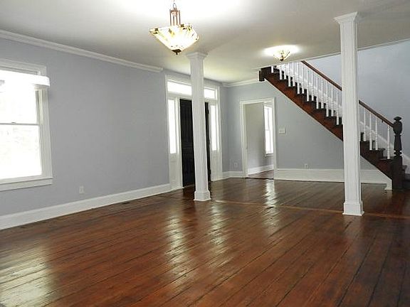 3rd image of 456 Homestead Pl
