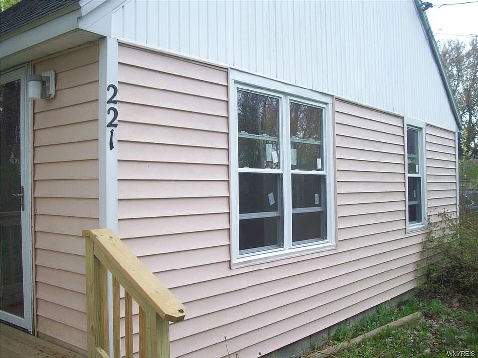 1st image of 221 Eisenhower Ave