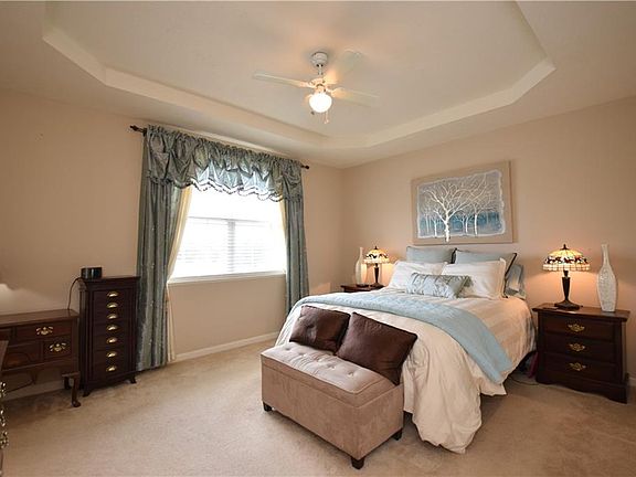 4th image of 16319 Meadowlands Ln