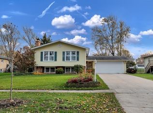 737 Claremont Dr, Downers Grove, IL 60516