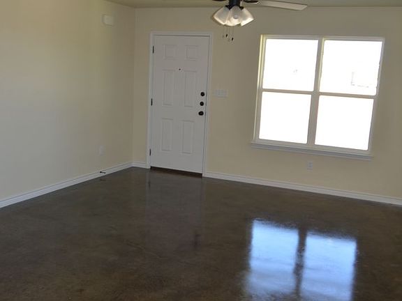 4th image of 989 Cline Dr