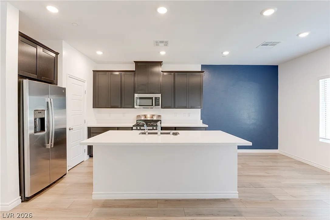 4 bed, 3.0 bath, 1966 sqft, $2,695 — Photo 1