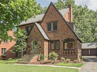 975 Englewood Rd, Cleveland Heights, OH 44121