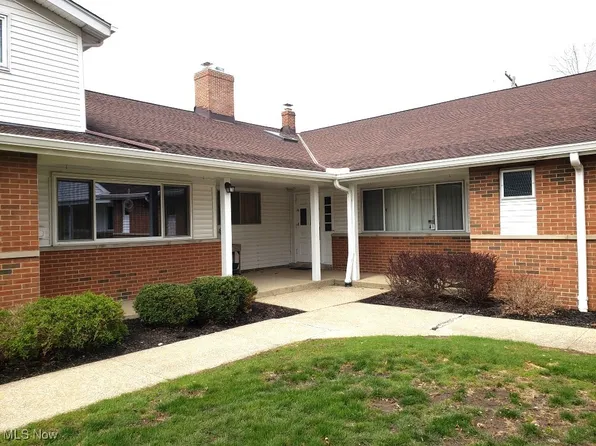 25300 Country Club Blvd Unit 18, North Olmsted, OH 44070
